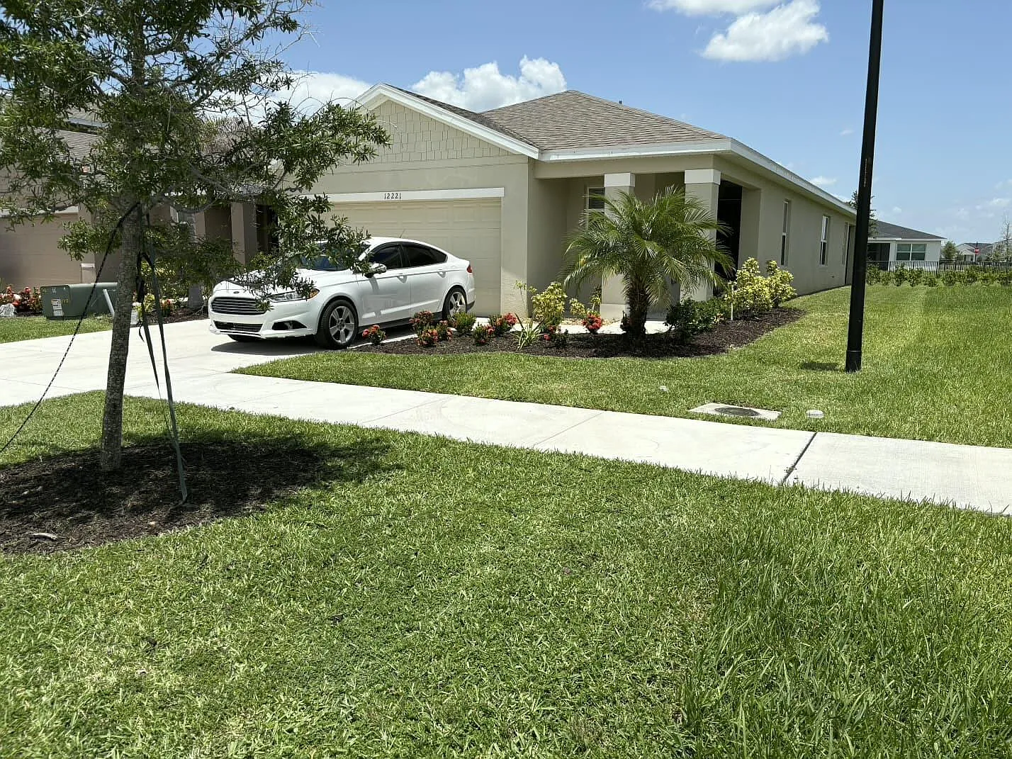 3 bed, 2.0 bath, 1614 sqft, $2,500 — Photo 2