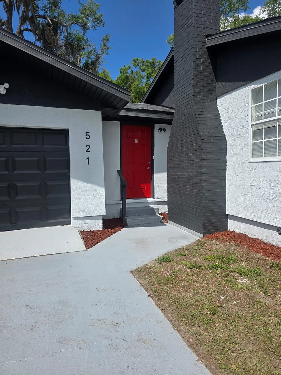 Building Photo - 521 N Carpenter Ave #B