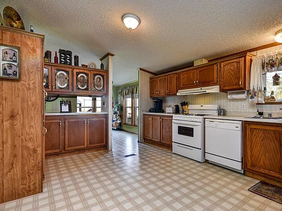 18407 Norway Road-11