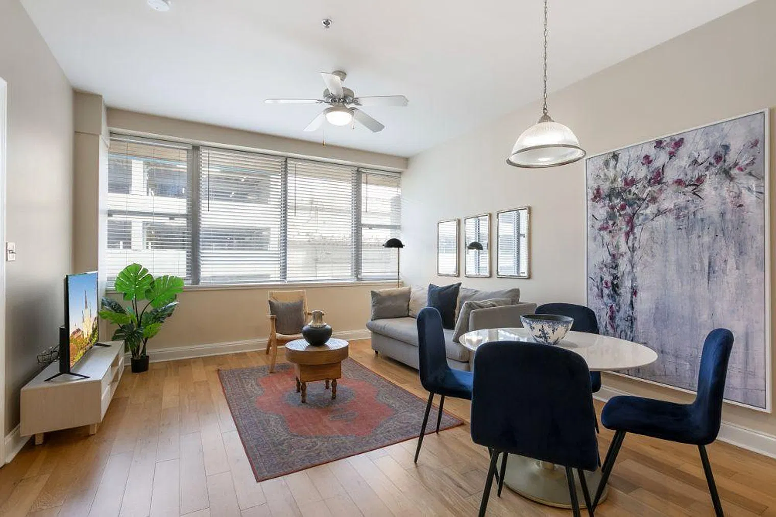 1 bed, 2.0 bath, 430 sqft, $4,137 — Photo 4