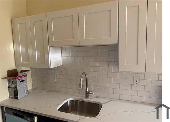 706 Park Ave — Photo 16