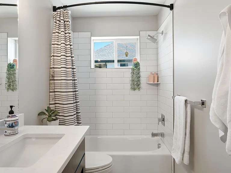 4762 S 1575 E — Photo 40