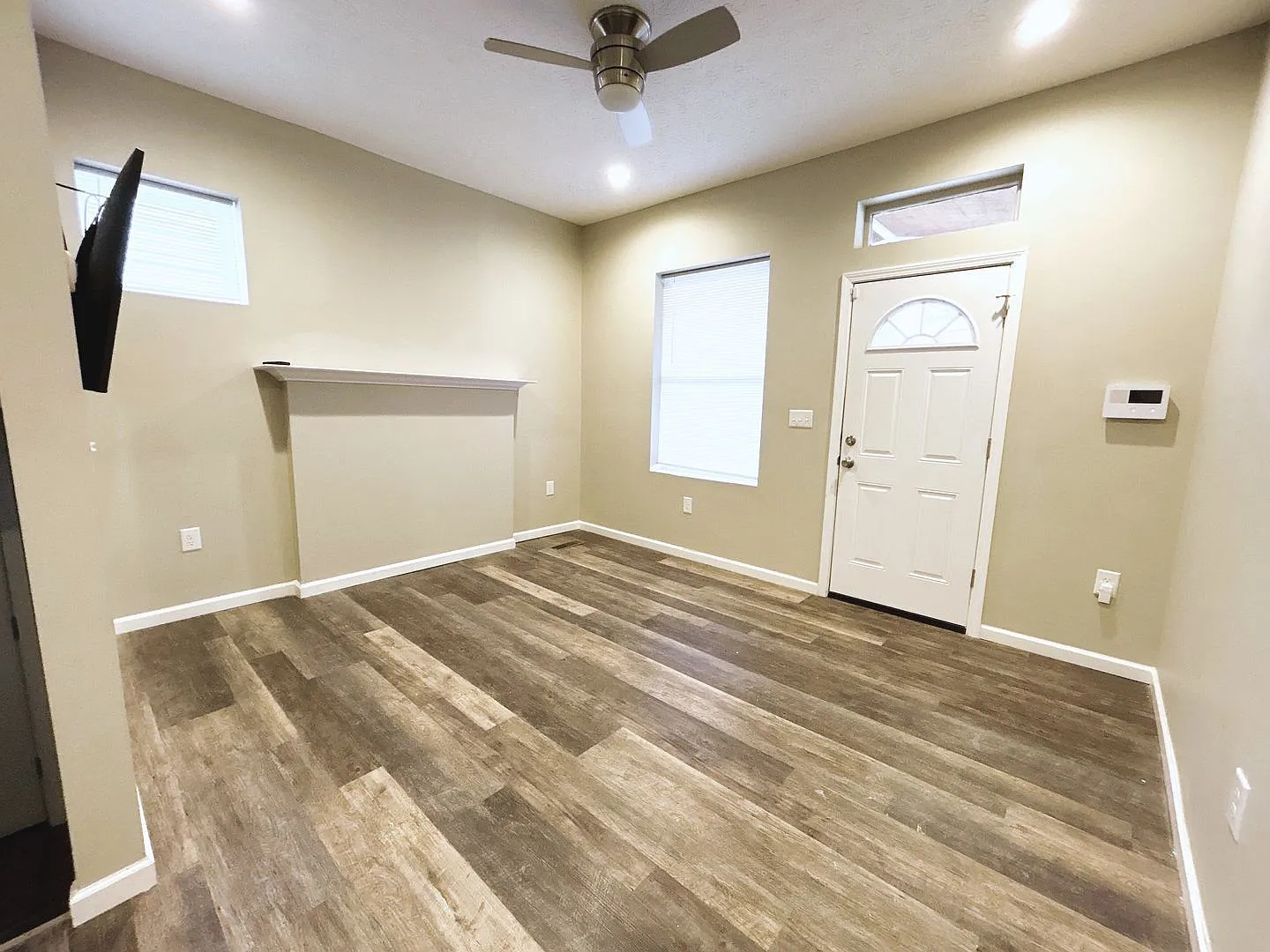 3 bed, 3.0 bath, $1,915 — Photo 3