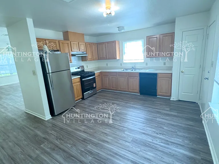 125 Christopher Ct — Photo 8