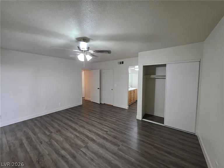 3364 Royce Ct — Photo 32