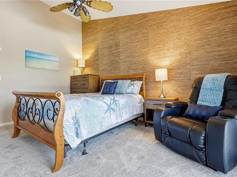 4019 Silver Palm Dr #8 — Photo 16
