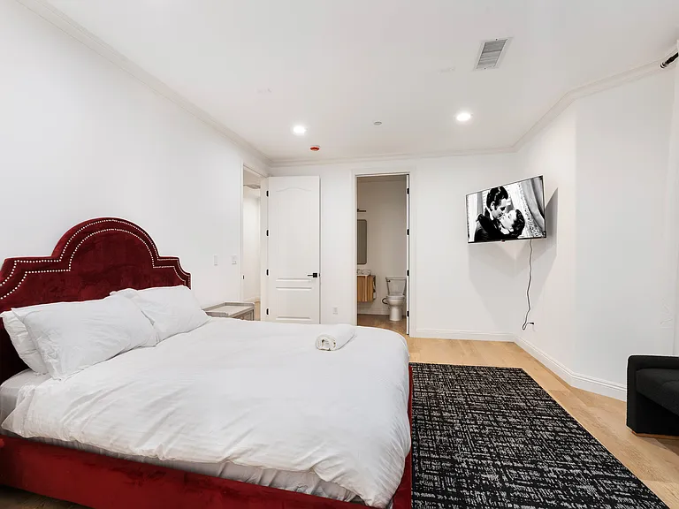 4533 Grimes Pl — Photo 49