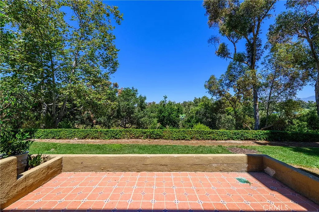 1 bed, 300 sqft, $1,750 — Photo 4