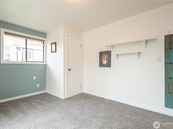 314 Pike St NE