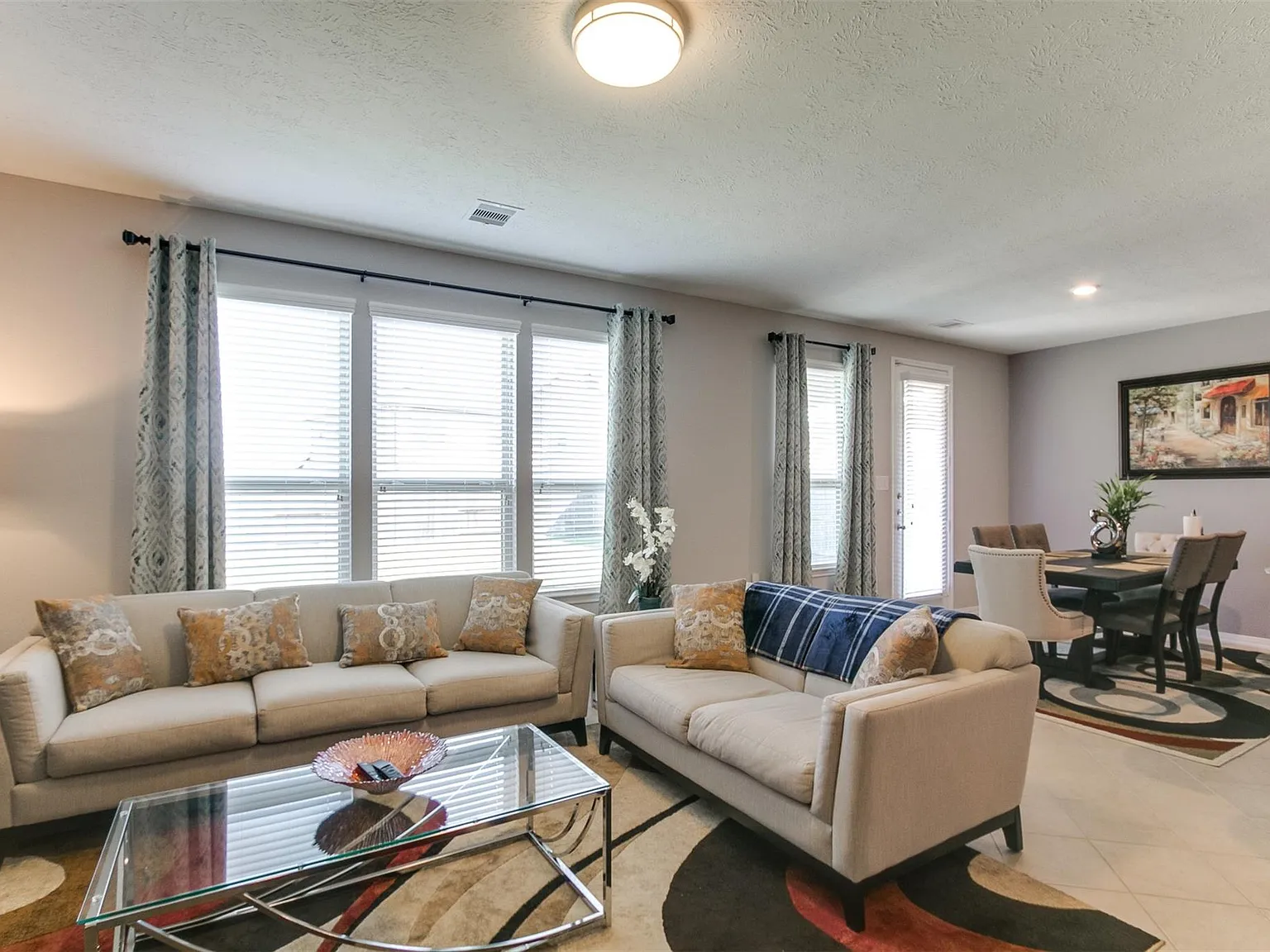 3 bed, 2.5 bath, 1976 sqft, $2,399 — Photo 3