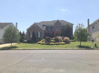 4 Clymer Ct, Marlboro, NJ 07746