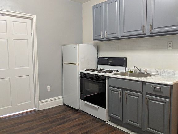 2nd image of 170 Henry St APT 5B