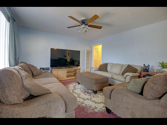 3rd image of 6042 Potomac St