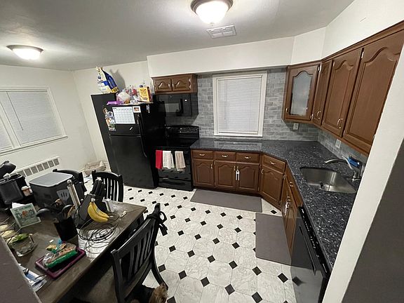 3rd image of 15-68 150th St Floor 2