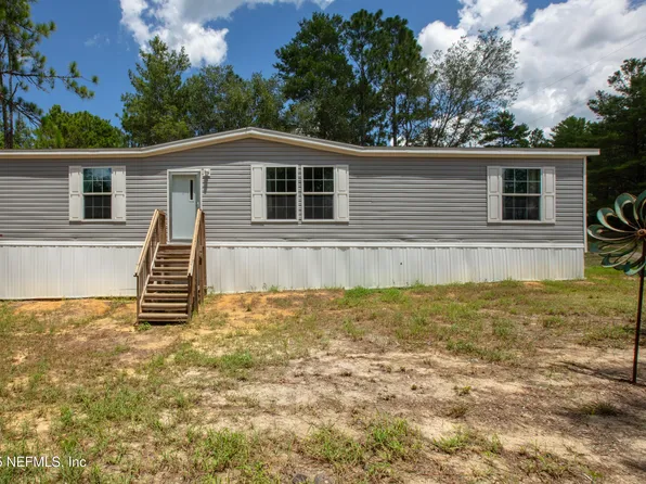 121 Kenny Ln, Florahome, FL 32140