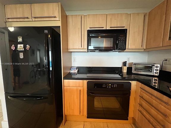3rd image of 2301 Collins Ave APT 840