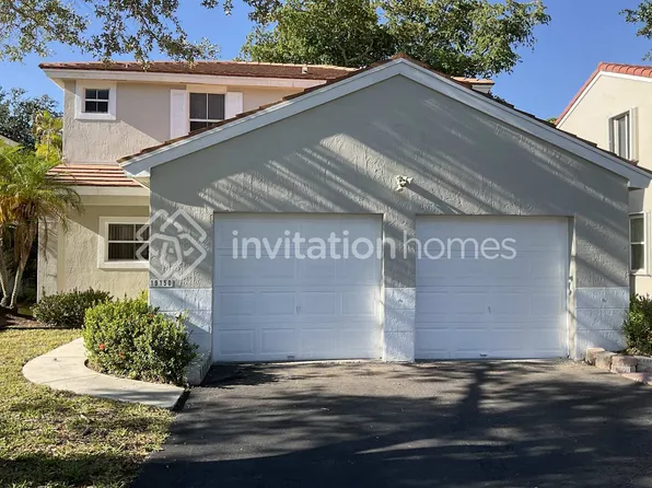19150 NW 19th St, Hollywood, FL 33029