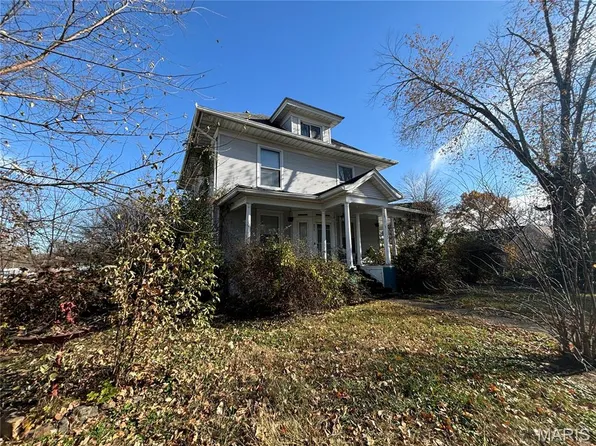 511 S Washington St, Mc Leansboro, IL 62859