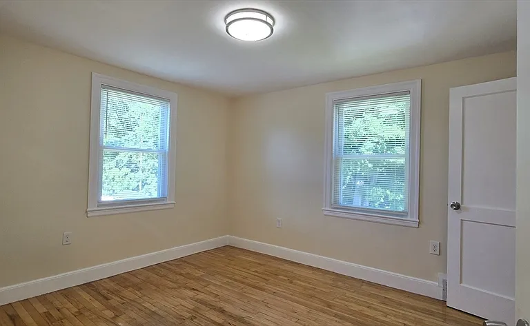 84 Gladeside Ave #2 — Photo 6