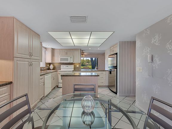 3rd image of 311 Wildwood Circle