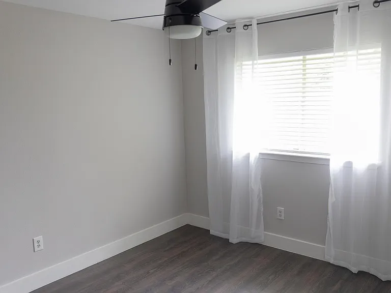 1204 Osborne Dr — Photo 15