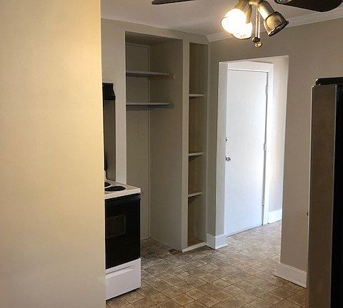 2nd image of 542 Fatherland St APT 3