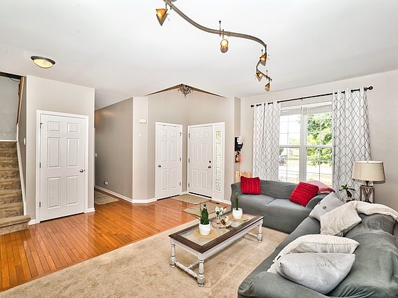 5th image of 2460 White Rose Dr