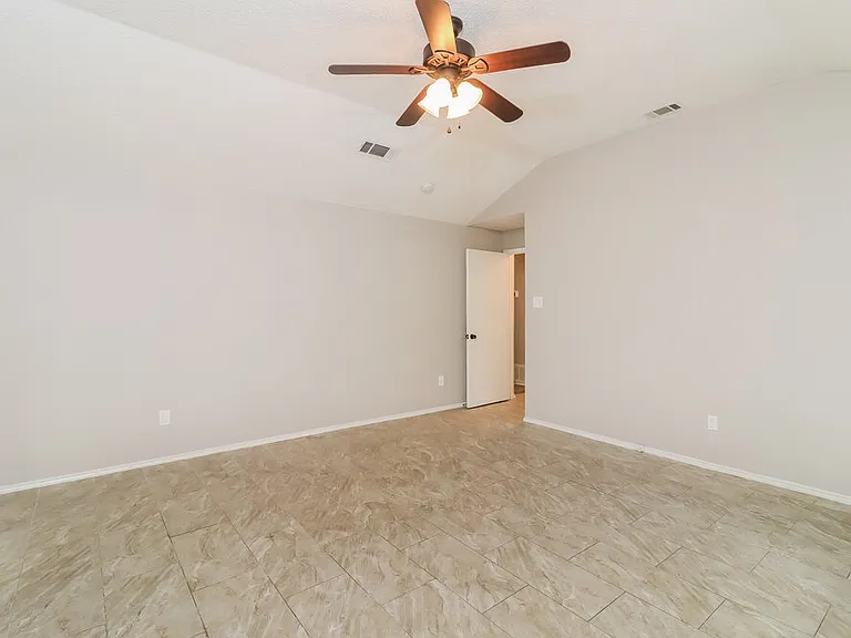 2301 Fall Ct — Photo 11