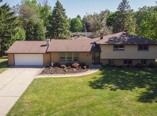 17935 Windemere Rd, Brookfield, WI 53045