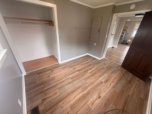 5th image of 311 Clement St