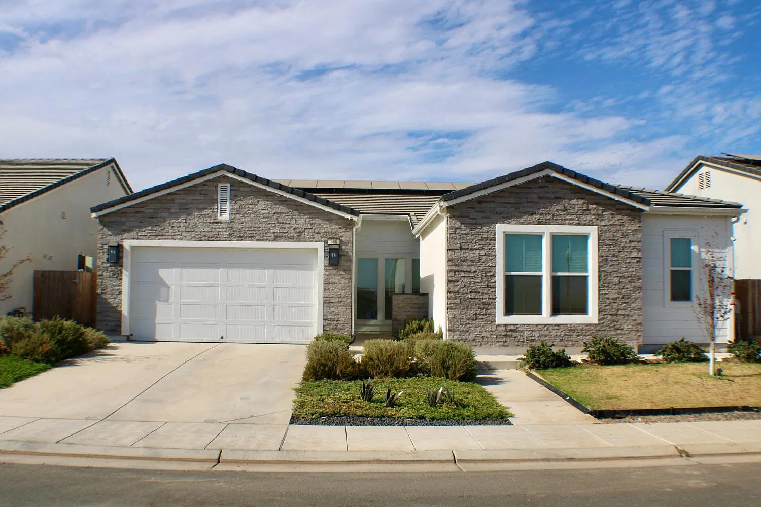 3 bed, 2609 sqft, $3,000 — Photo 1