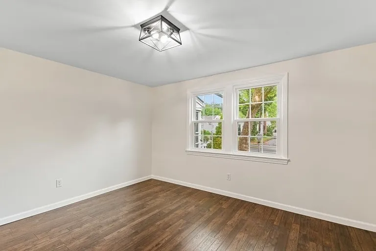 30 Meisel Ave — Photo 7