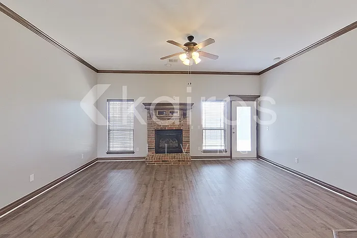 3 bed, 2.0 bath, 1451 sqft, $1,895 — Photo 2