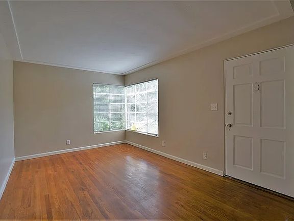 4th image of 2418 A St #2422.5