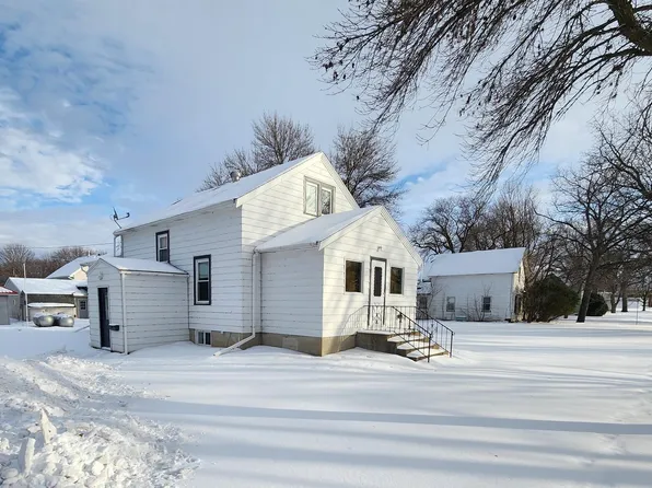 408 N Main St, Buffalo Center, IA 50424