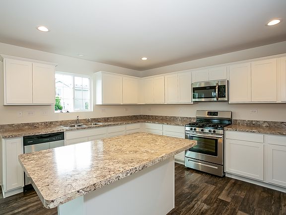 4th image of 908 Timber Lake Dr