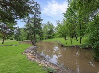1152 N 1100th Rd, Lawrence, KS 66047