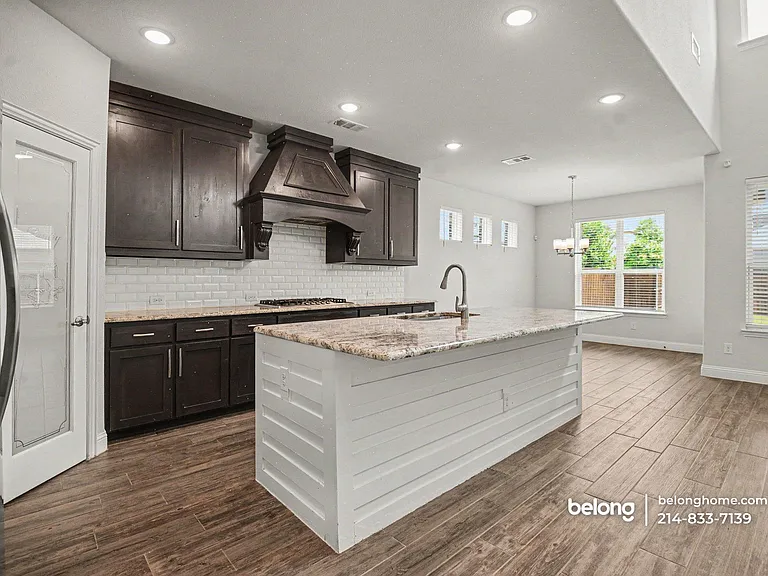 2172 Poppyvine Rd — Photo 8