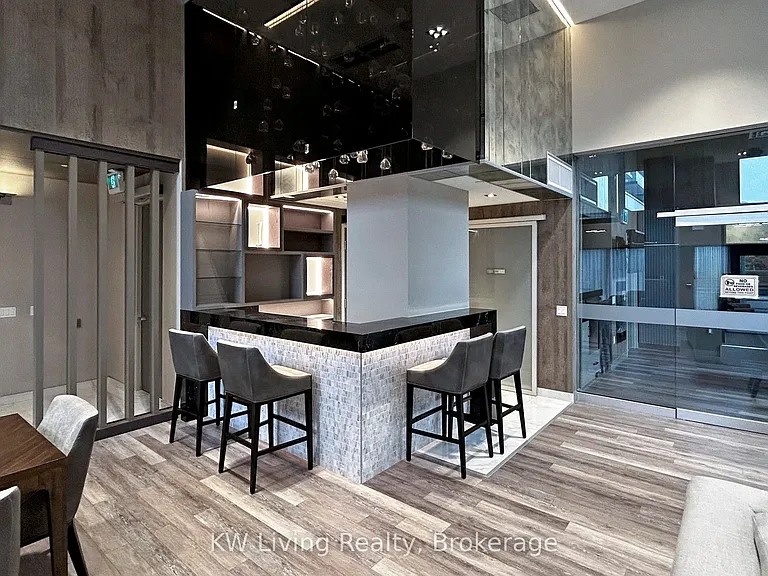 75 Oneida Cres #1703 — Photo 33