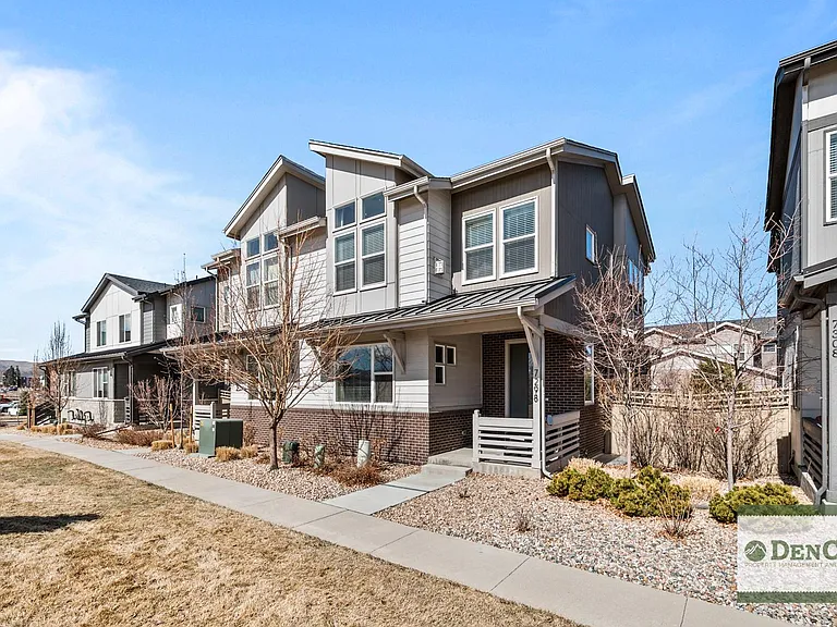 7298 W Adriatic Cir — Photo 1