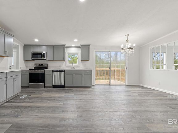 4th image of 11825 Sycamore Ln