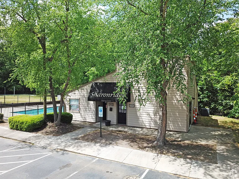 Sharonridge Apartments — Photo 13