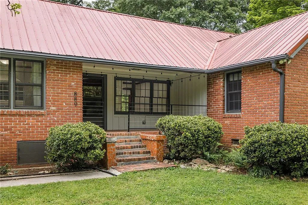 2 bed, 1.0 bath, 1512 sqft, $2,100 — Photo 2