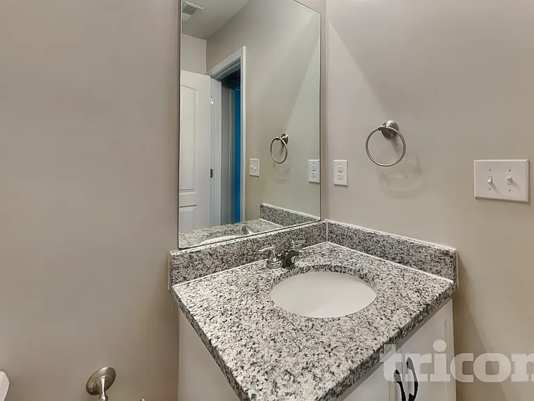 805 Ali St — Photo 14