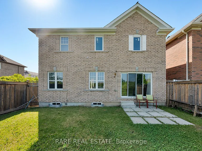 14 Bannister Cres — Photo 28