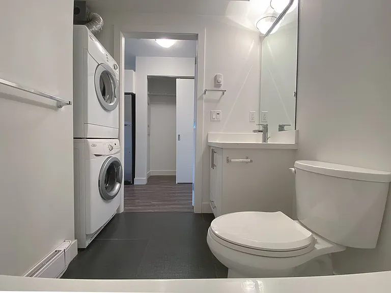 2215 Hastings St E — Photo 11