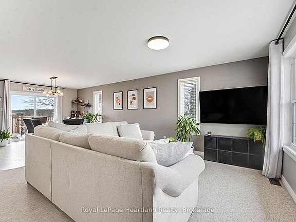 5th image of 25 Lee Cres