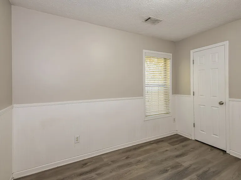 655 Simon Ive Dr — Photo 14