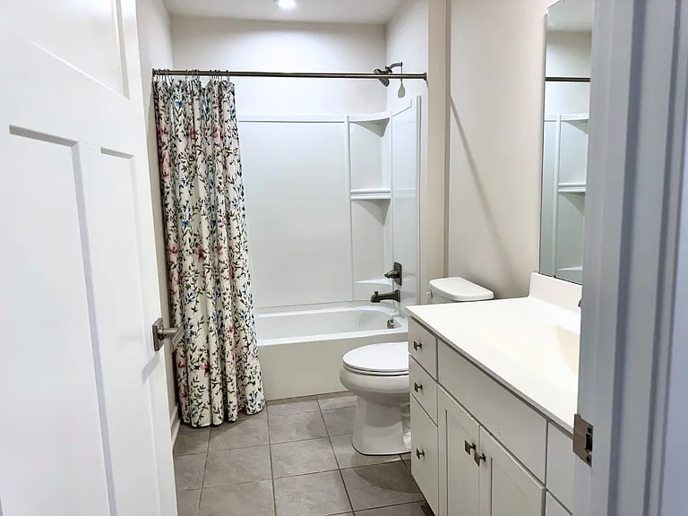 232 Regency Dr — Photo 33