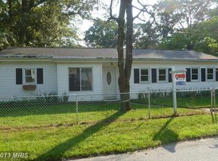 671 Laurel Dr, Pasadena, MD 21122